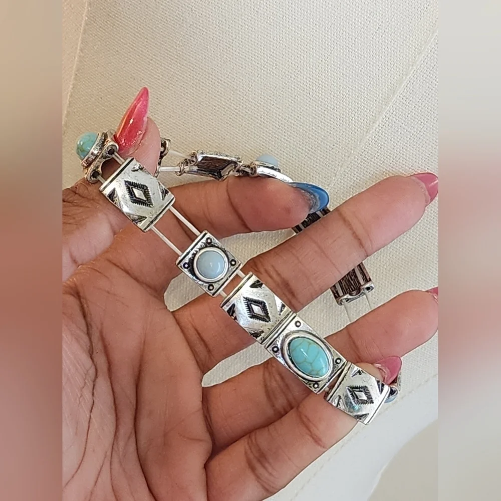 Southwester Stretch Silver Bracelet with Turquoise Highlights